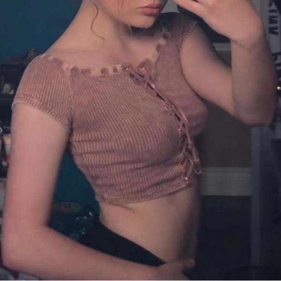 Rustic pink off the shoulder tie up crop top - Picture 2 of 3